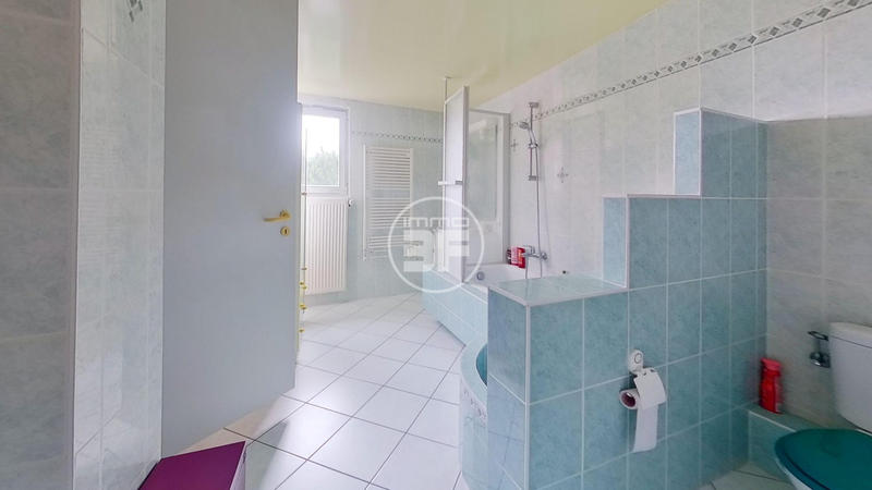 Maison - 200 m² - 6 pièces