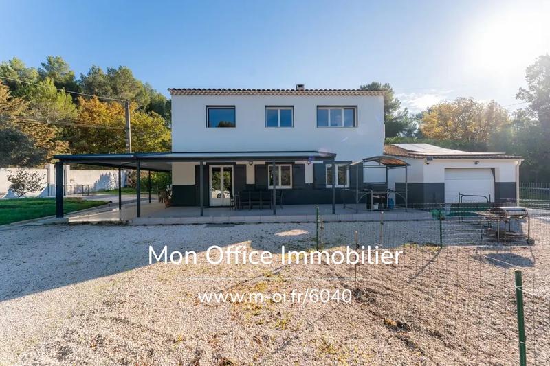 Villa - 166 m² - 6 pièces