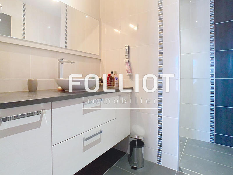 Maison - 224 m² - 8 pièces