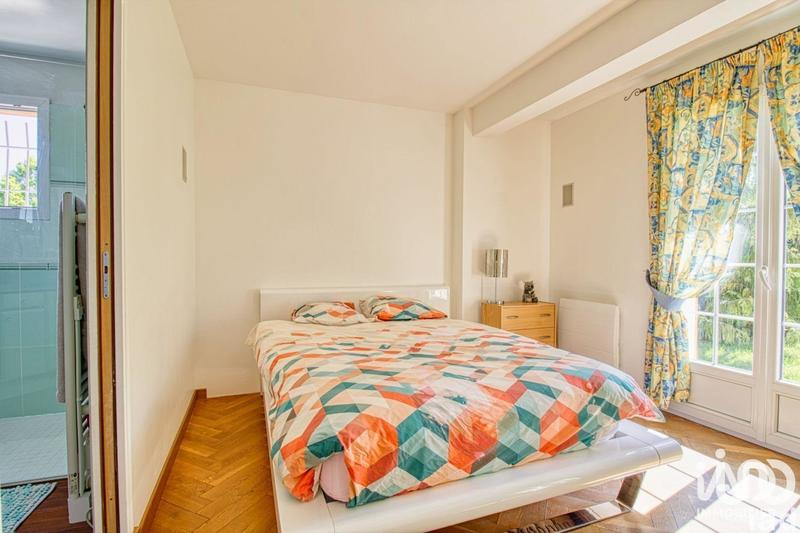 Maison - 185 m² - 8 pièces