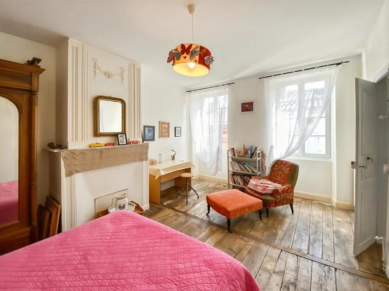 Maison de maîtres - 200 m² - 8 pièces