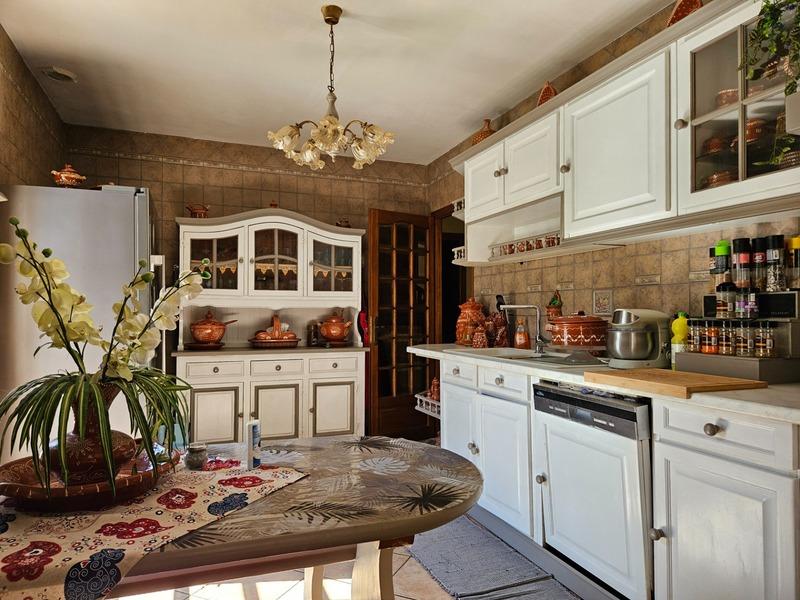 Maison - 287 m² - 10 pièces