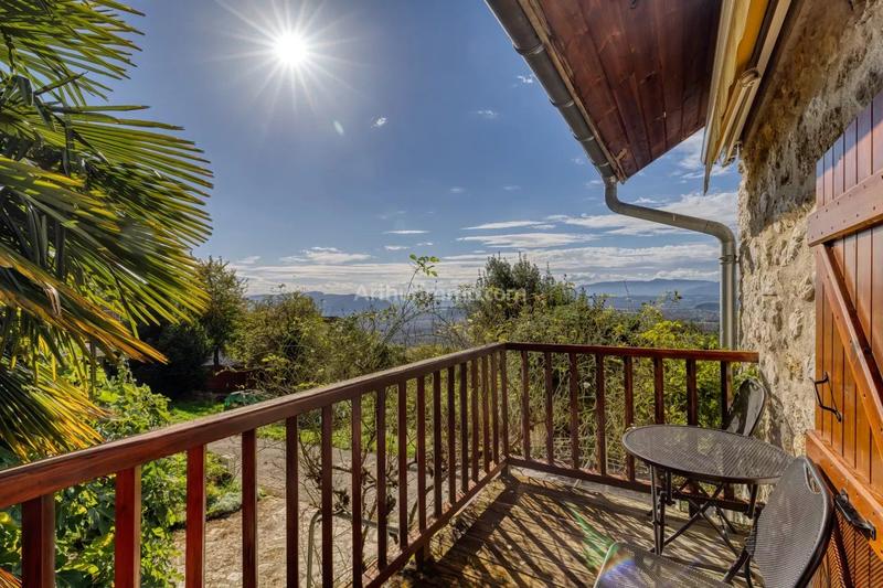 Maison - 88 m² - 3 pièces