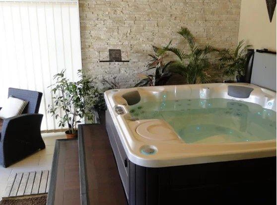 Propriété - 366 m² - 14 pièces