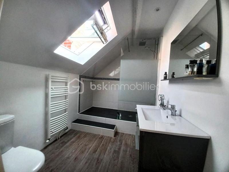 Maison - 224 m² - 7 pièces