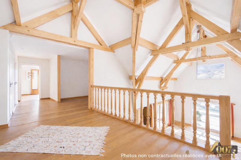 Maison - 237 m² - 7 pièces