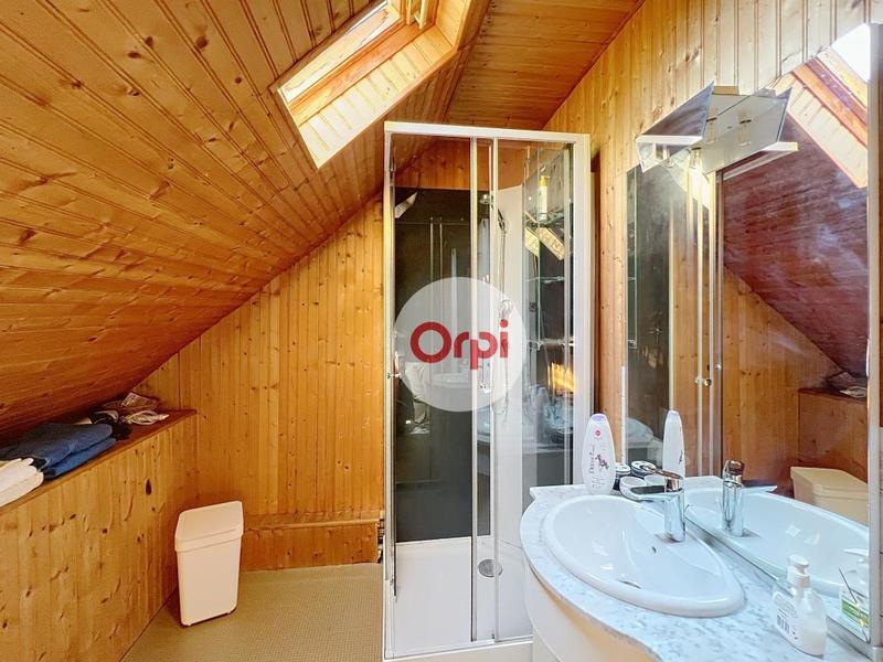 Maison - 253 m² - 7 pièces