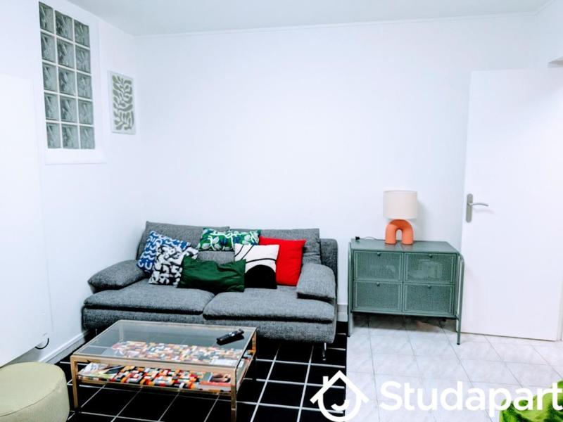 Chambre - 12 m² - 1 pièce