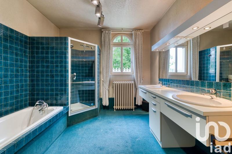 Maison - 315 m² - 12 pièces