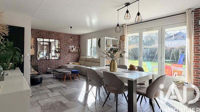 Maison - 90 m² - 5 pièces