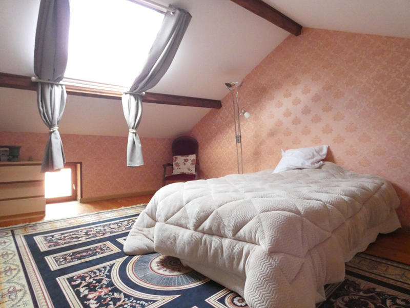 Maison - 220 m² - 9 pièces