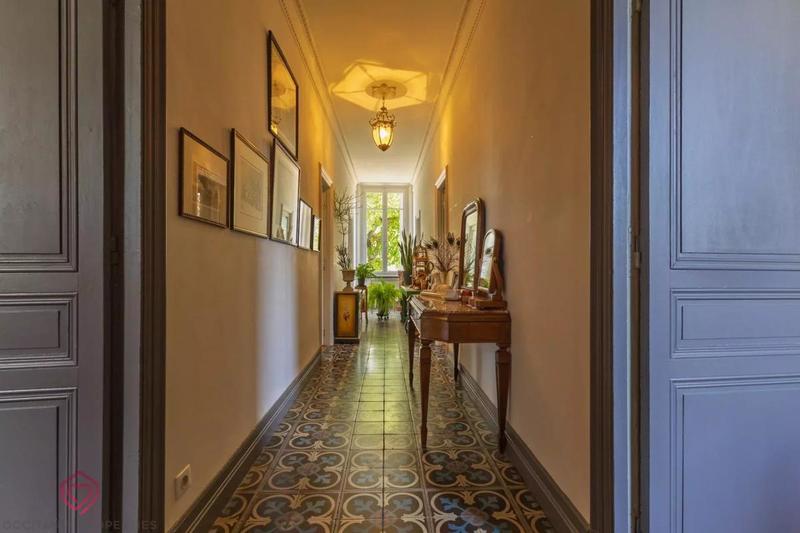 Maison de maîtres - 240 m² - 10 pièces