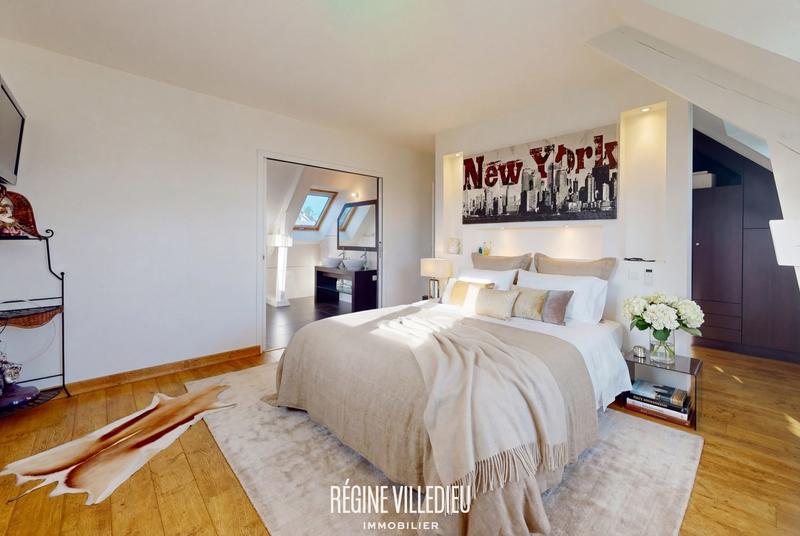 Maison - 296 m² - 7 pièces