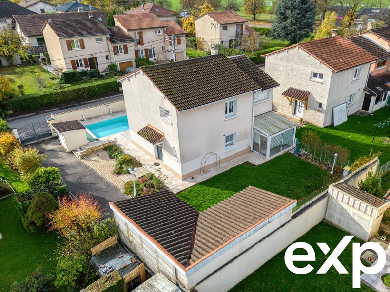 Maison - 121 m² - 7 pièces