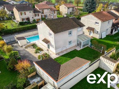 Maison - 121 m² - 7 pièces