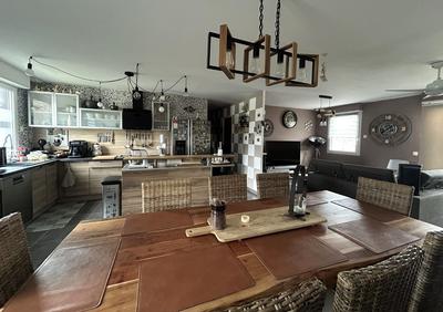 Maison - 90 m² - 5 pièces