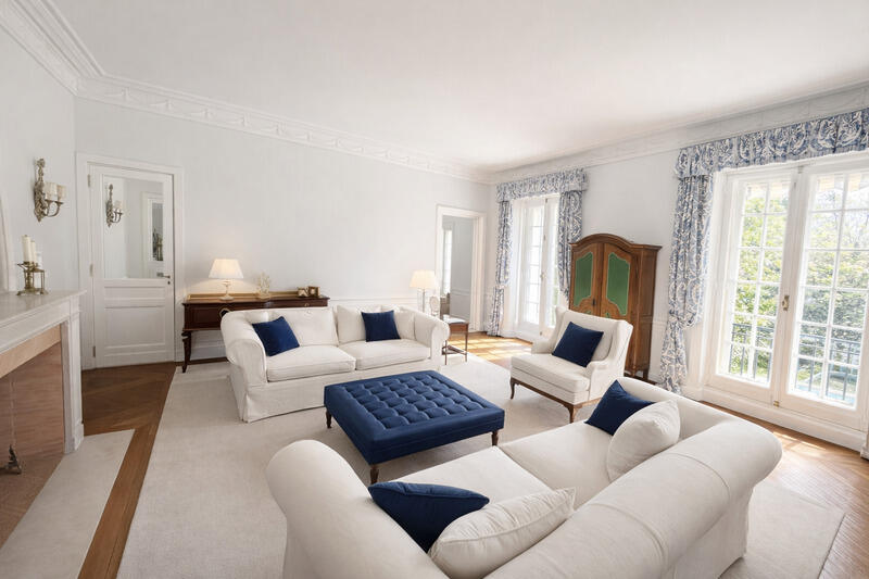 Appartement bourgeois - 208 m² - 5 pièces