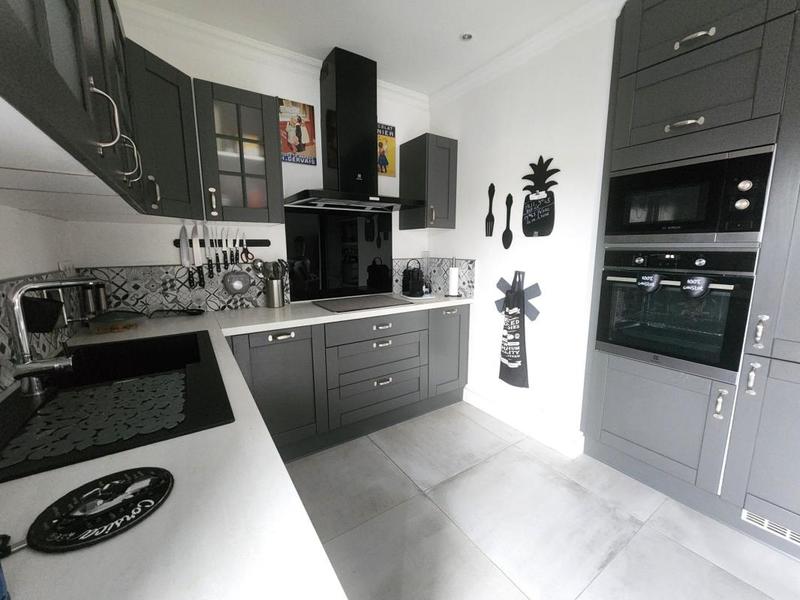 Maison - 180 m² - 5 pièces