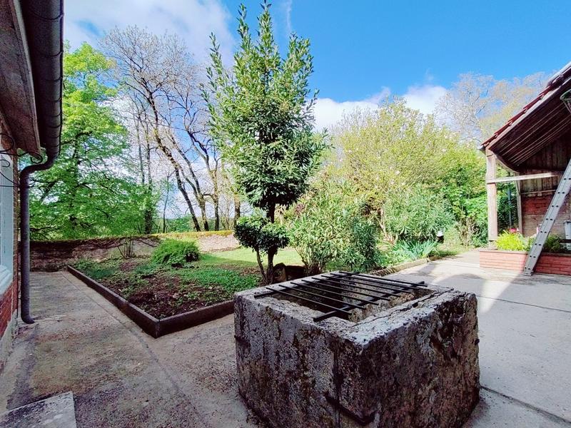 Maison traditionnelle - 151 m² - 6 pièces