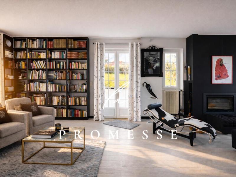 Villa - 1 500 m² - 7 pièces