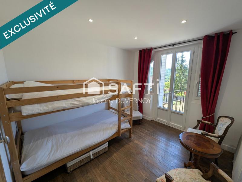 Maison - 238 m² - 8 pièces