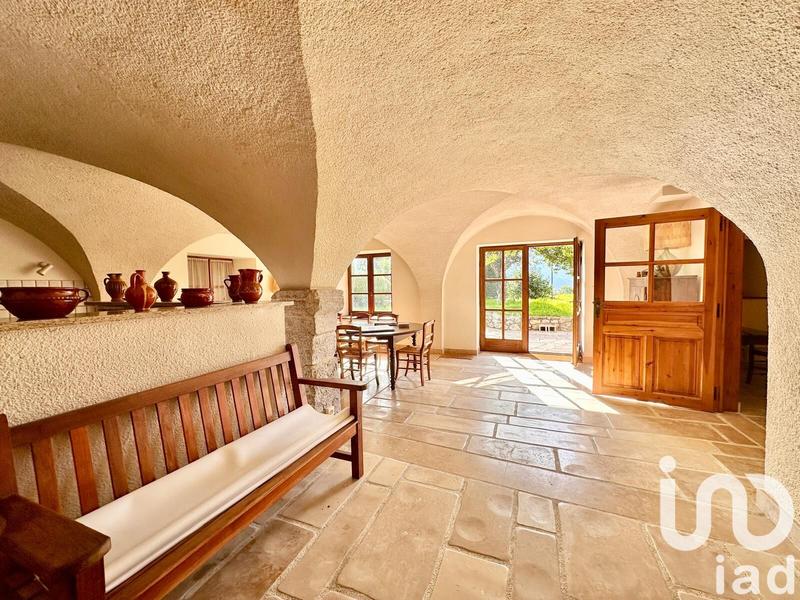 Maison - 372 m² - 14 pièces