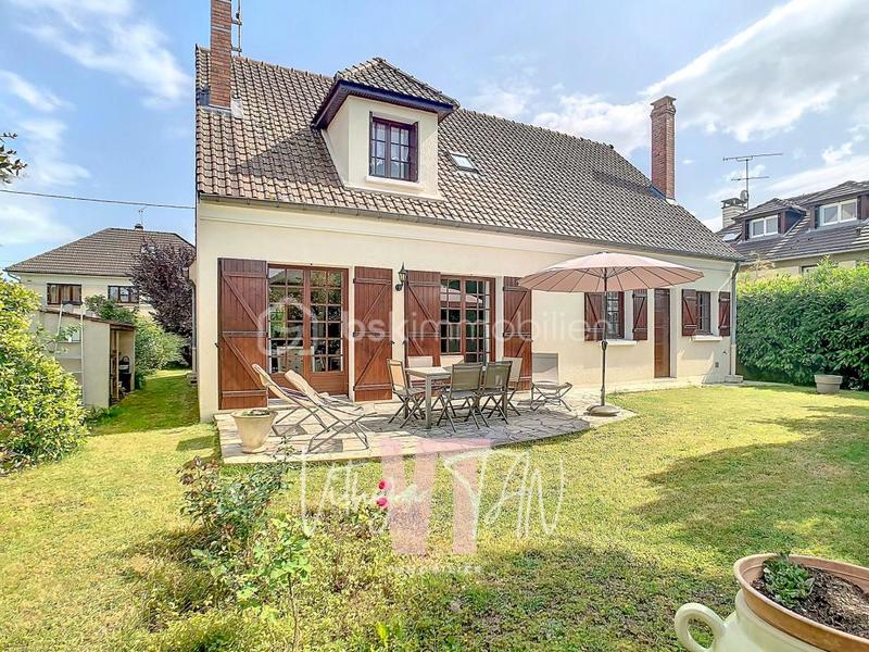 Maison - 159 m² - 5 pièces