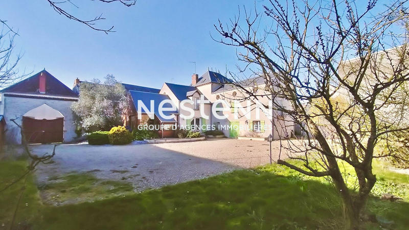 Demeure - 370 m² - 17 pièces