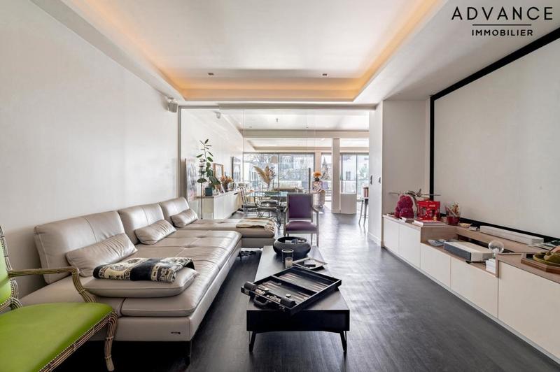 Immeuble - 700 m² - 9 pièces