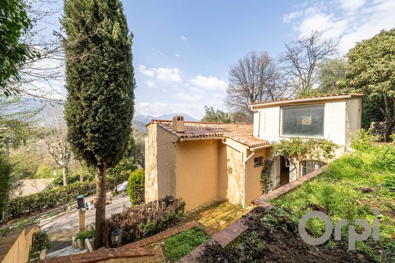 Villa - 193 m² - 6 pièces