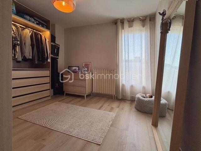 Maison - 96 m² - 5 pièces