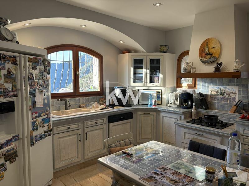 Maison traditionnelle - 140 m² - 6 pièces