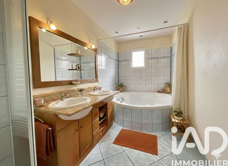 Maison - 98 m² - 4 pièces