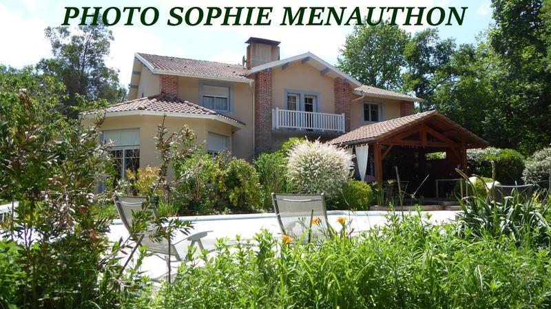 Maison - 350 m² - 8 pièces