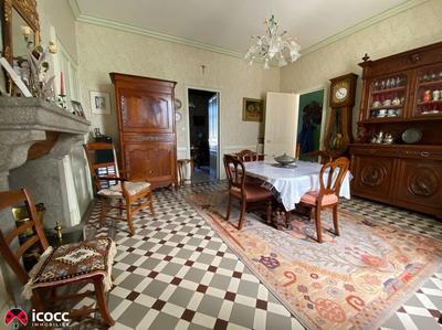 Maison bourgeoise - 222 m² - 9 pièces