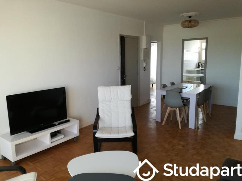 Chambre - 13 m² - 1 pièce