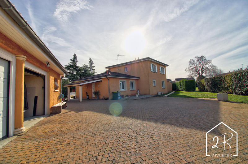 Villa - 253 m² - 10 pièces