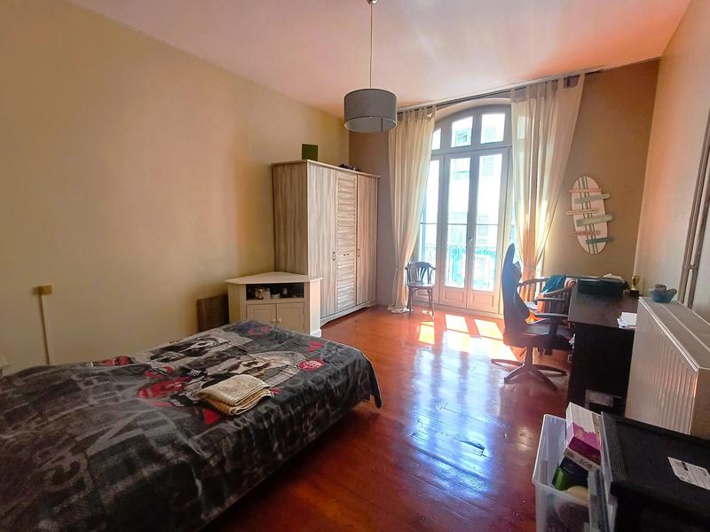 Appartement - 197 m² - 5 pièces