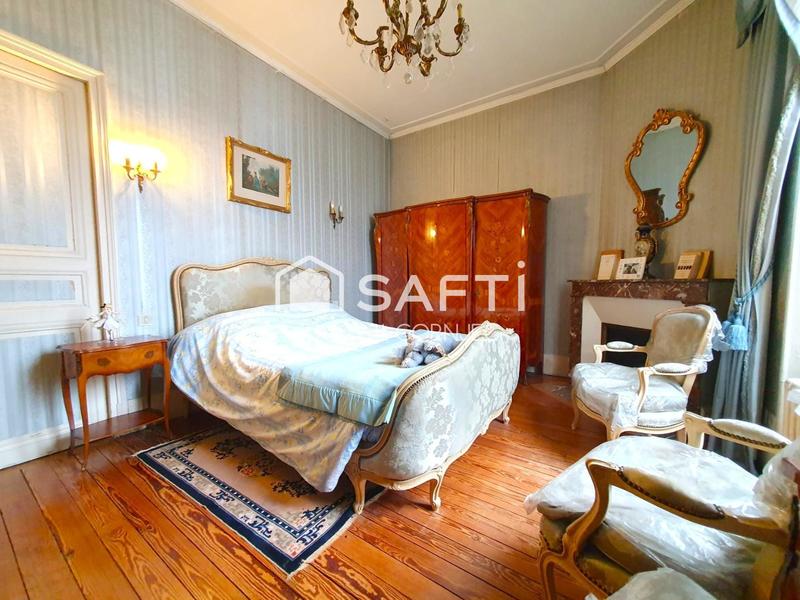 Maison - 228 m² - 9 pièces