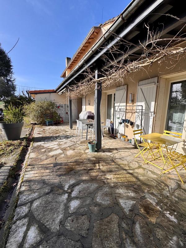 Maison - 250 m² - 7 pièces