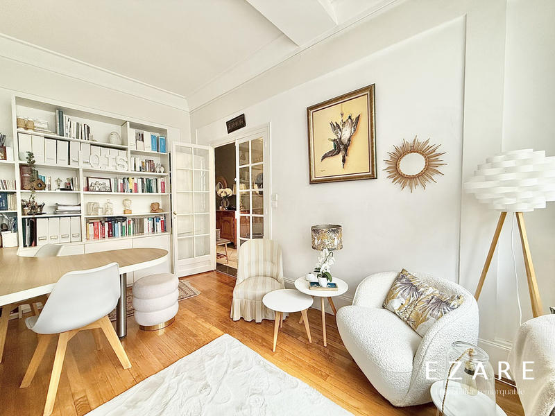 Maison - 300 m² - 8 pièces