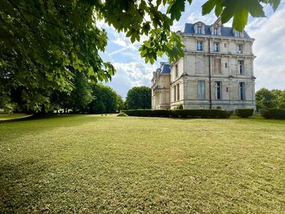 Château - 1 200 m² - 26 pièces