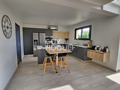 Maison - 144 m² - 6 pièces