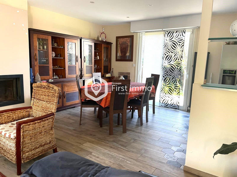 Maison - 230 m² - 7 pièces