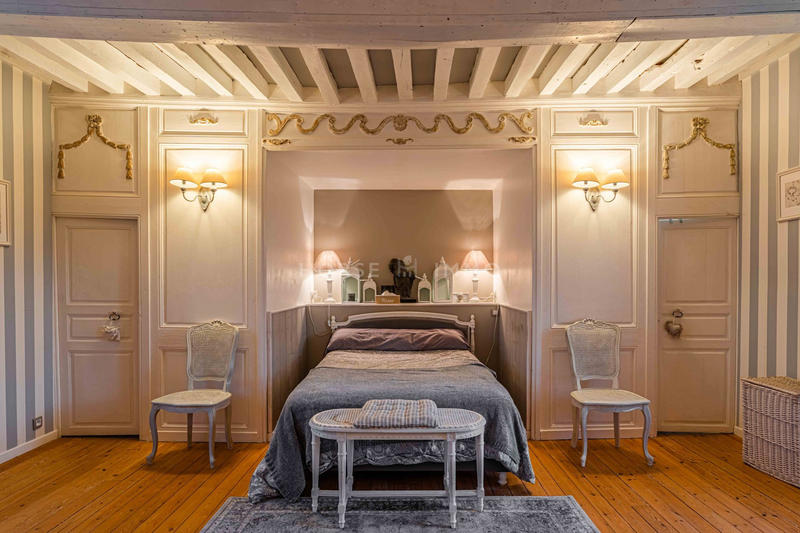 Maison - 380 m² - 14 pièces