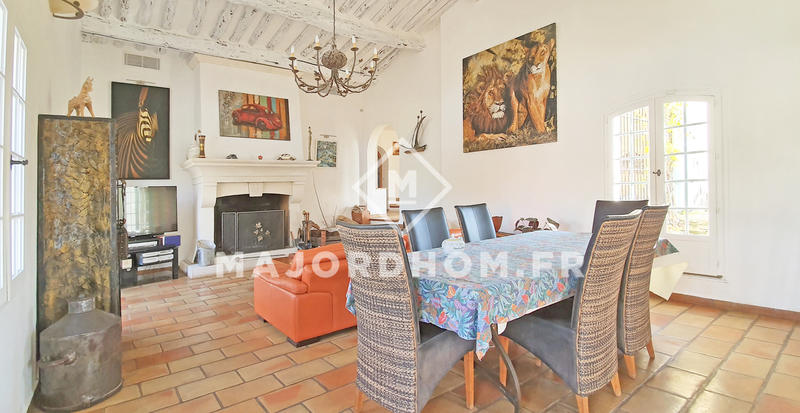 Maison - 330 m² - 8 pièces