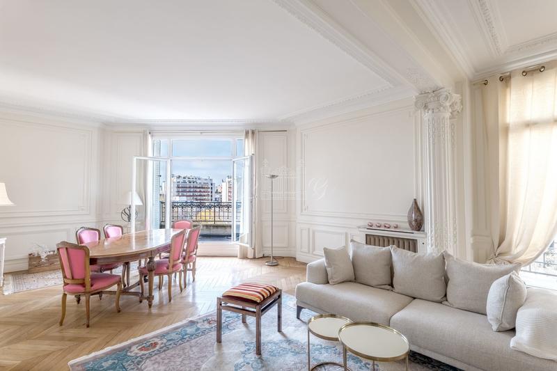 Appartement - 211 m² - 6 pièces