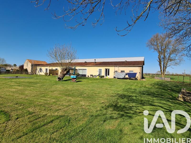 Maison - 213 m² - 9 pièces