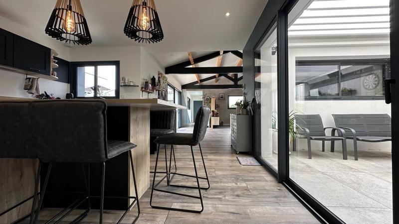 Villa - 199 m² - 6 pièces