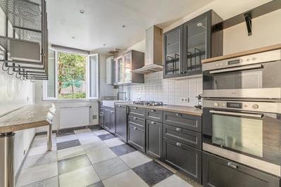 Maison de ville - 100 m² - 5 pièces